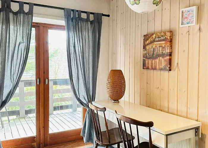 5 Min Walk To Lego House-loft Floor With 2 Bedrooms And Balcony *